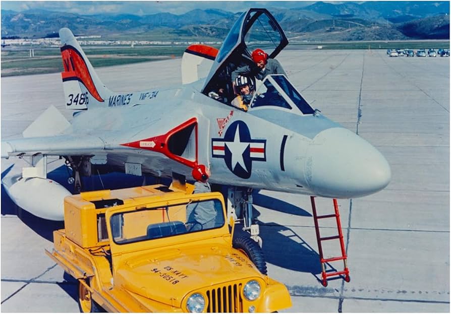Amazon | ギンターブックス F4D-1/F-6A スカイレイ 写真集・書籍